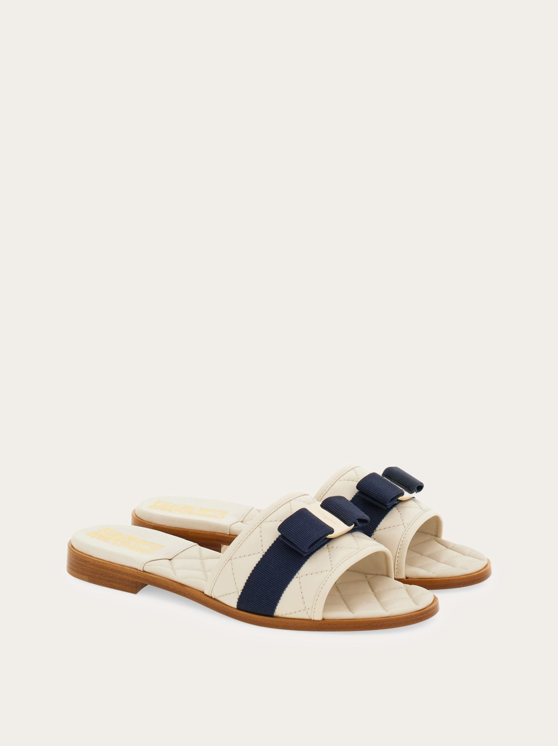 Ferragamo Vara bow quilted slide - Image 3